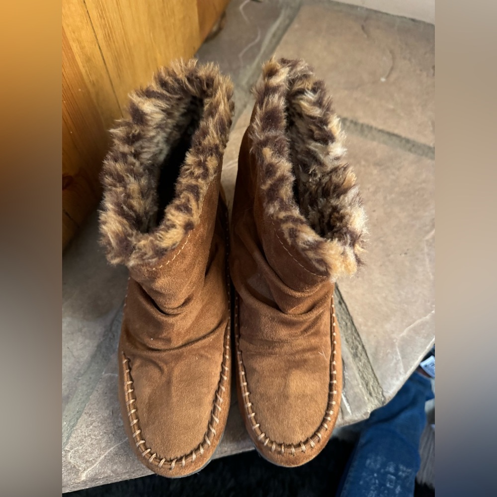 Woman’s bootie moccasins